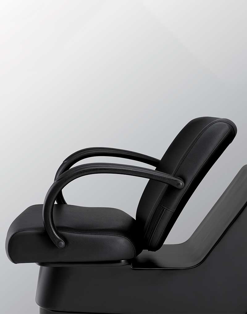 black shampoo chair