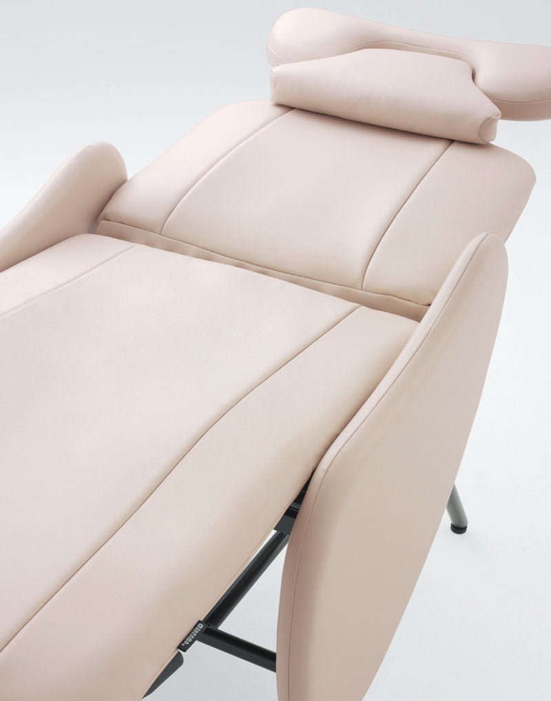 TAKARA BELMONT Riche Eyelash Chair